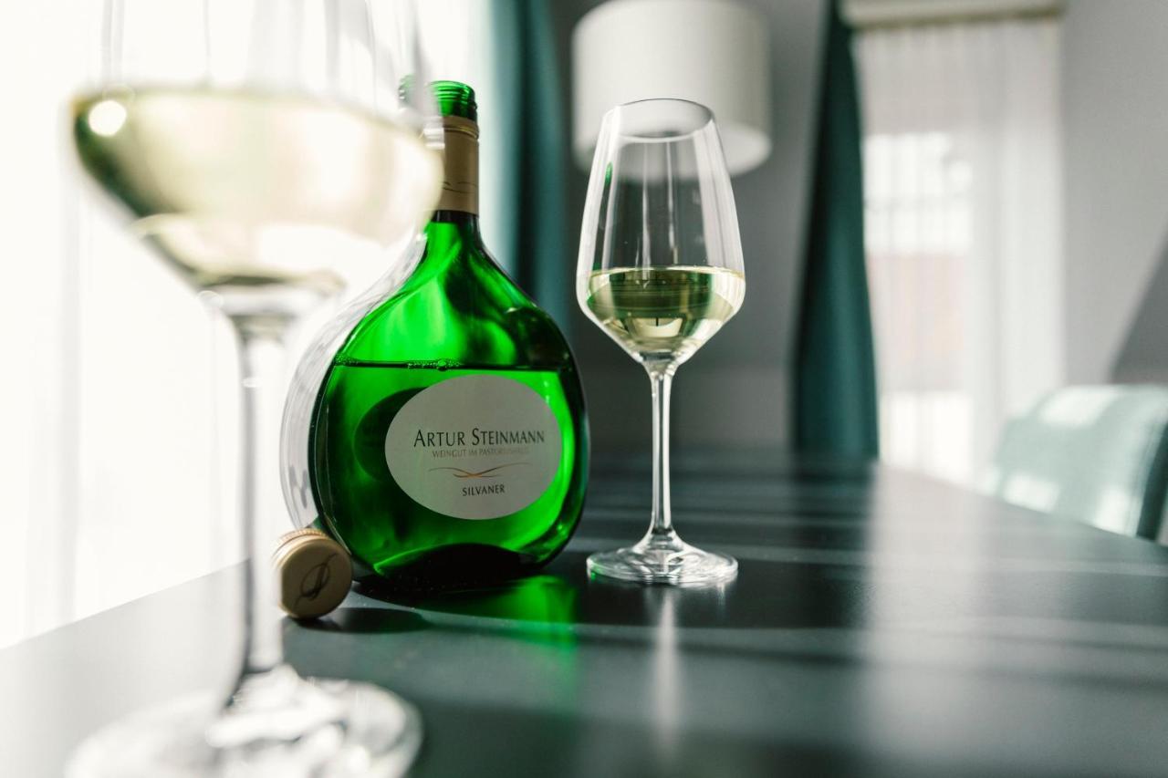Weingut Pastoriushaus - Artur Steinmann Hotel Sommerhausen Ngoại thất bức ảnh