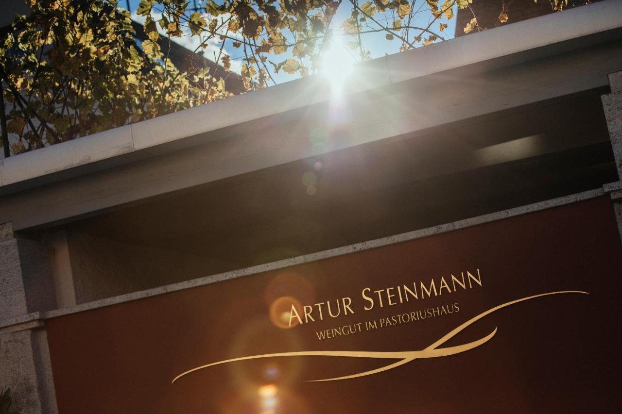 Weingut Pastoriushaus - Artur Steinmann Hotel Sommerhausen Ngoại thất bức ảnh